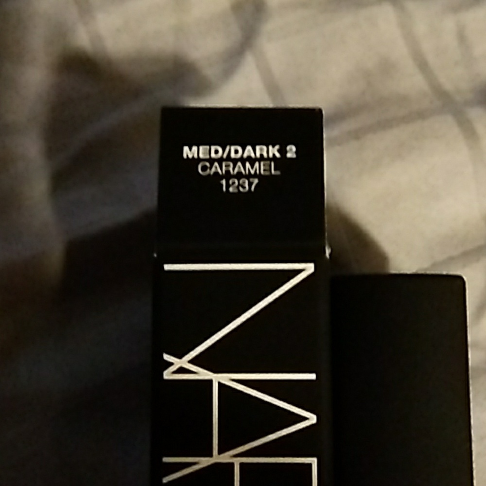 NARS RADIANT CREAMY CONCEALER - Picture 2 of 2